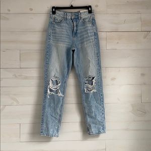American Eagle Ripped Uber Cool Mom Jeans NWT